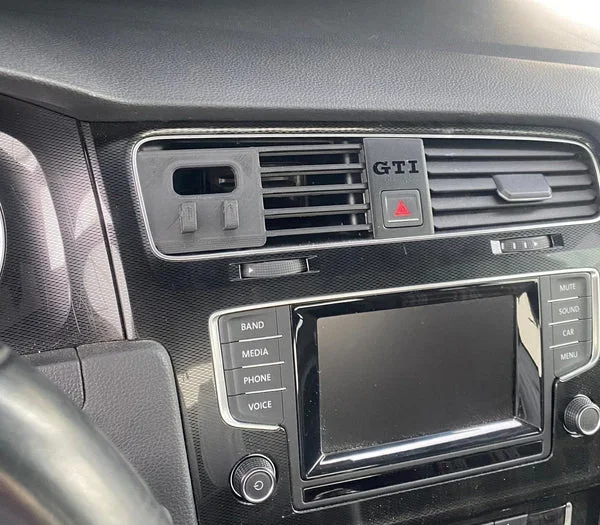 CJM Industries Cortex EBC Left Center Vent Mount – VW / Mk7 / Mk7.5 / GTI / Golf R | 2022122-MK7CorCV